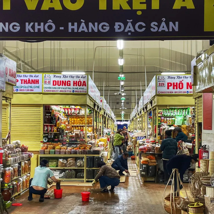 傳統市場的環境和改建前的南門市場很像