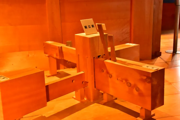 實際設立模型的木榫結構