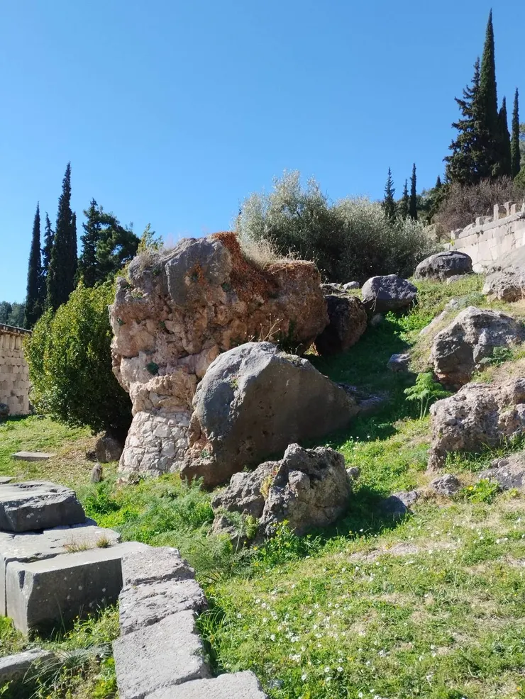 女先知岩Sibyl Rock