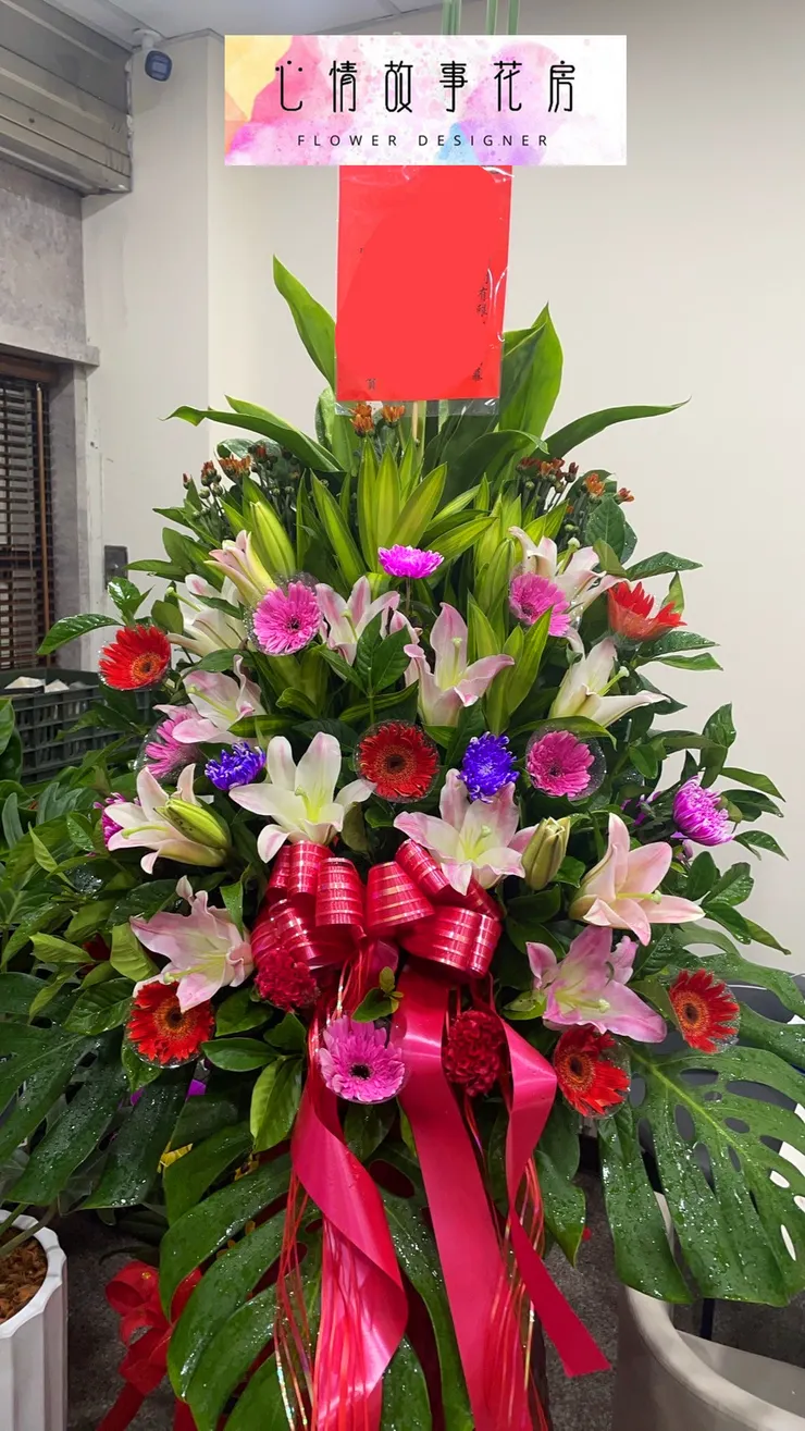 台南在地三十年｜心情故事花房提供八大多樣化花卉商品，從高雅蘭花到永生花，全方位滿足您的需求，品質保證、送達迅速