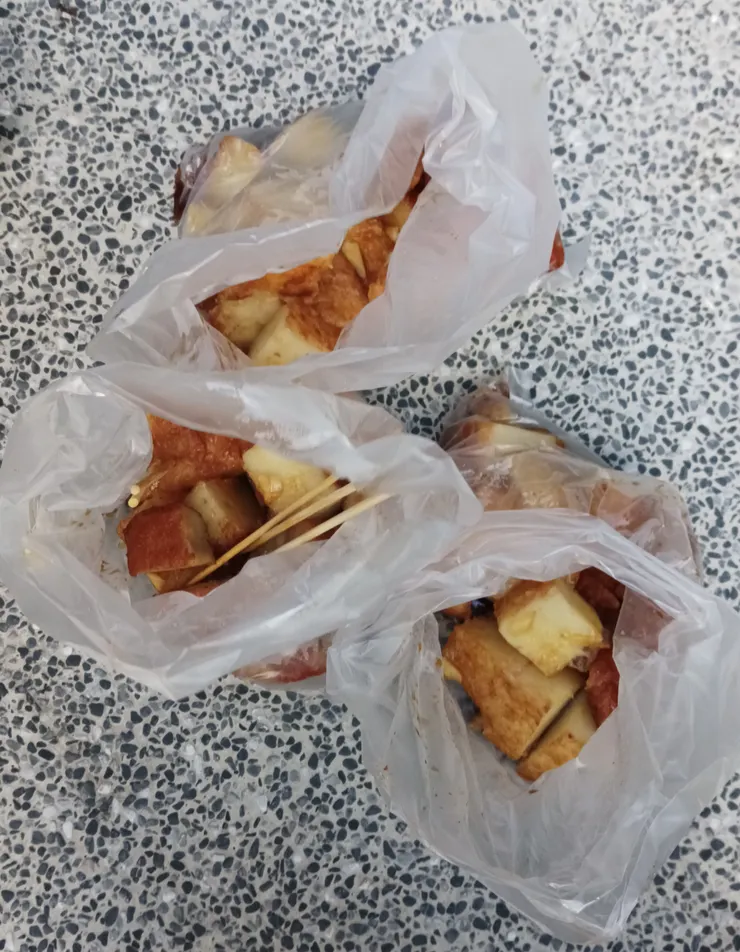 黃石市場很有名的蘿蔔糕，板中人必吃！