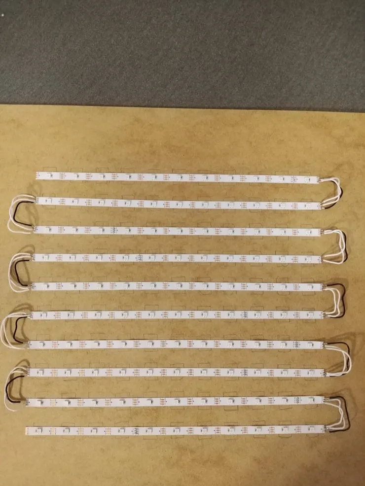 把燈條焊接成 S 型，GND接GND，Vo接 Vin，5V接5V