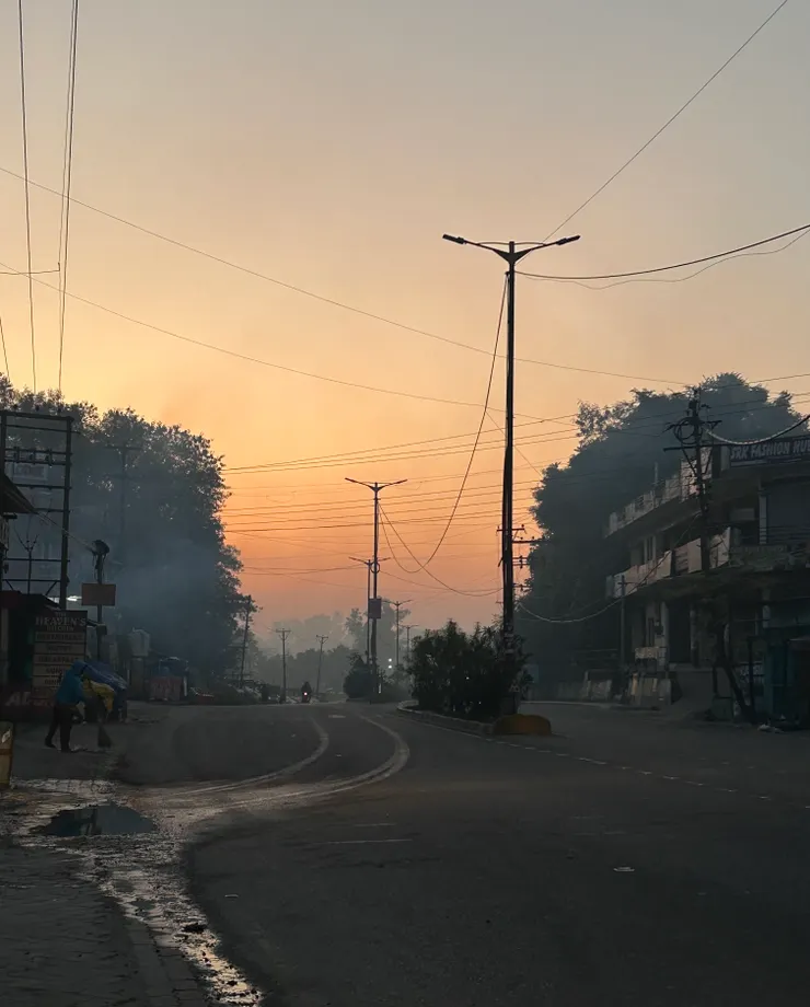 （印度小鎮的早晨）