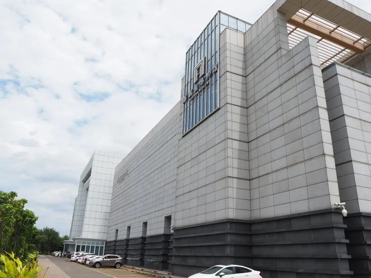 海南省博物館，比甘肅、青海的新一點，但藏品方面比較一般，畢竟海南也沒太多歷史沉澱。