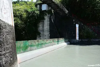 取水口的排洪閘門近觀