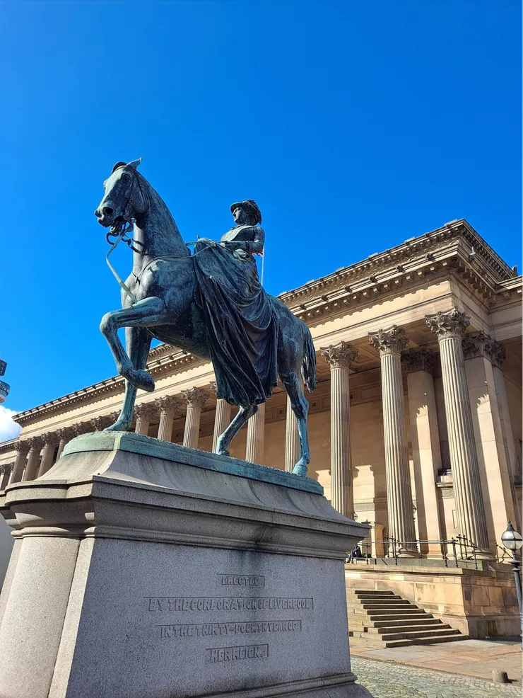 St. George's hall正面廣場，聽導覽小姐說這裡是利物浦居民的重要集會中心，跨年可以在這裡看煙火之類的。