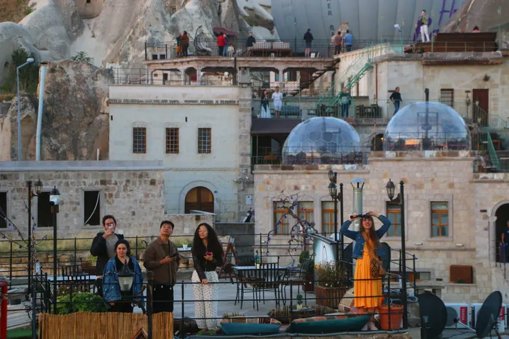 與下面的人揮手互拍，攝影於Cappadocia, Turkey 2023