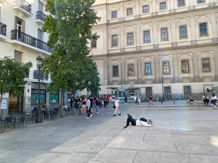 索菲亞王后博物館外大廣場（人來人往）