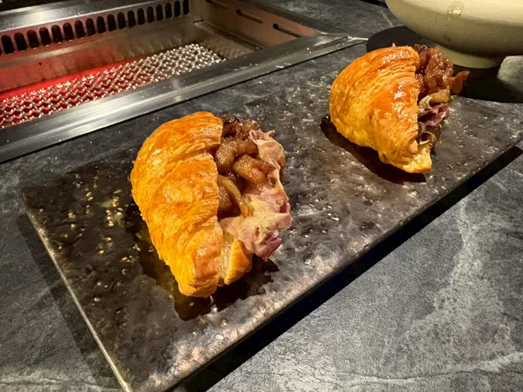 炙烤豚上肩野菇可頌