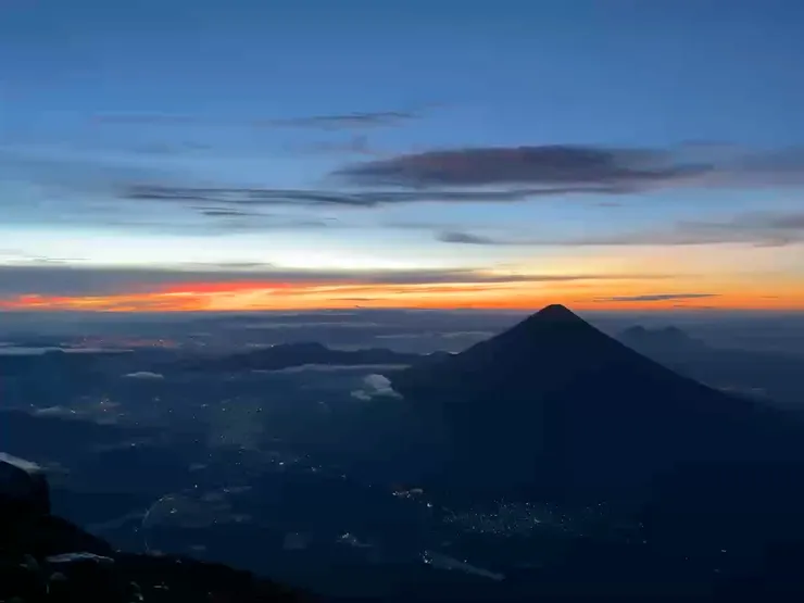 日出與Aqua(?)火山