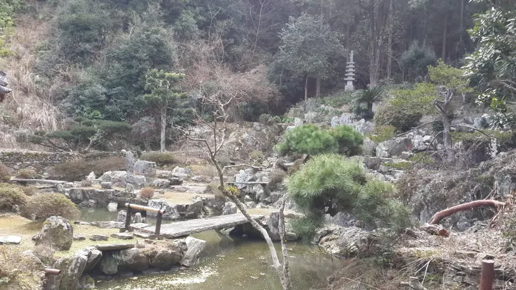 寺內的樣子清幽