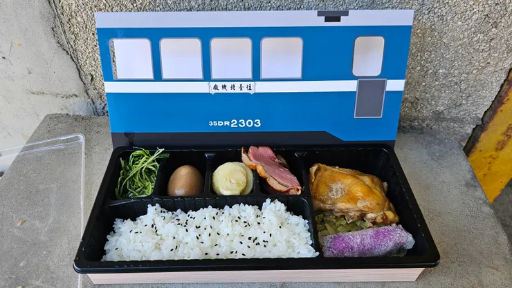 主菜分別是櫻桃鴨和紹興雞腿排!