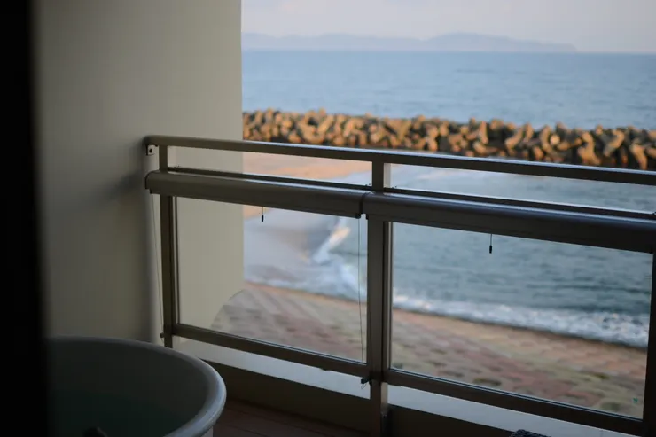 皆生游月-房間陽台可以泡湯