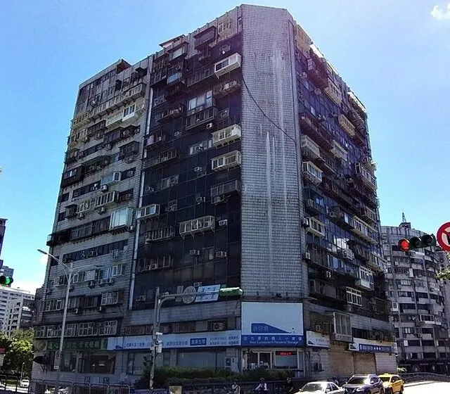 錦新大樓雖為凶宅，房市交易卻相當熱門。圖／全球居不動產情報室提供