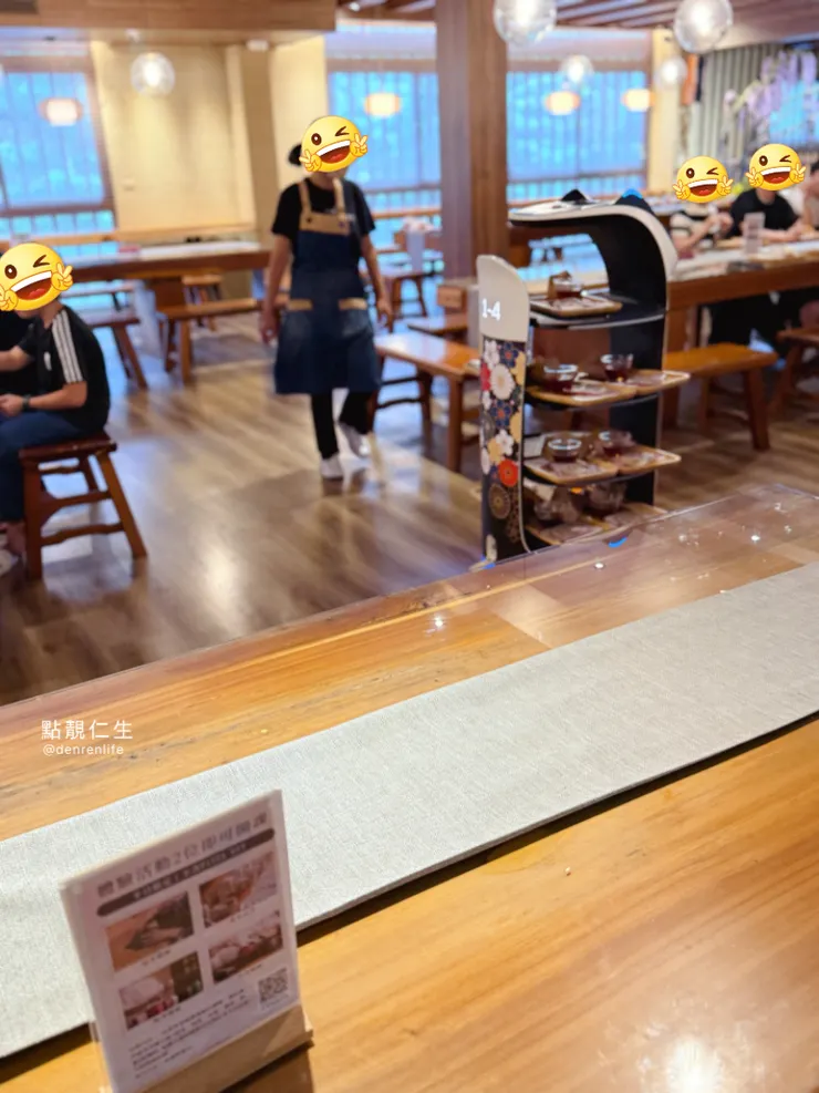 很愜意的試吃 這裡也有出動機器人呢 | HOHOCHA喝喝茶 台灣香日月潭紅茶廠4