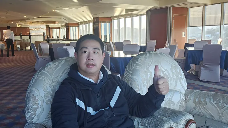 基隆長榮桂冠酒店19樓海景咖啡廳的總裁大沙發!