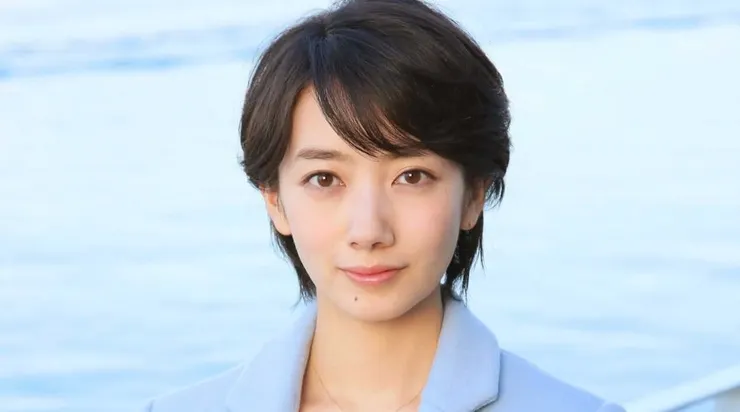 緋色冴子小姐？晉升紅色博物館館長之職？