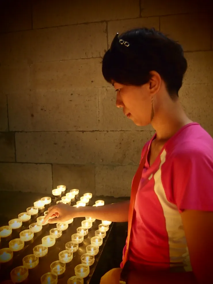 背包剛被偷，在科隆大教堂裡被神安慰了