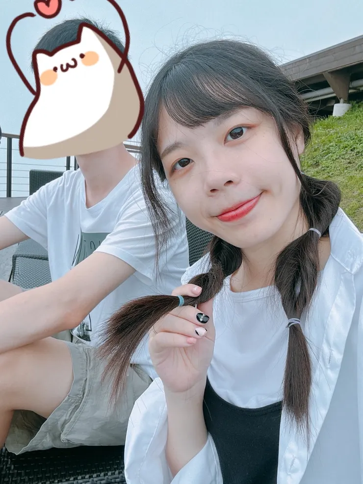 坐在這拍了很多照片🤗