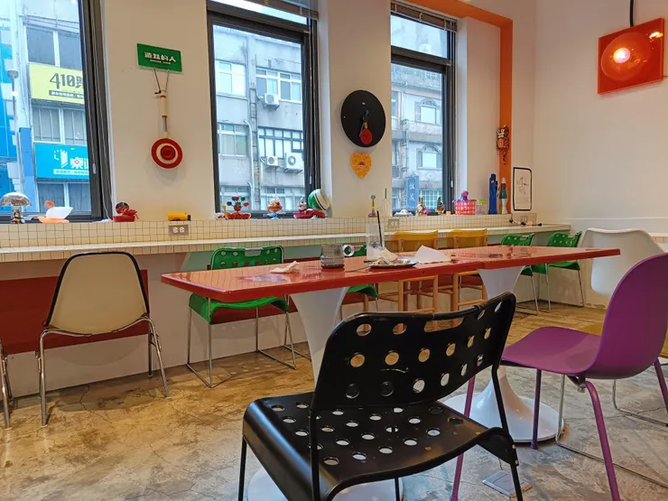 造糕的人店裡可說是色彩繽紛