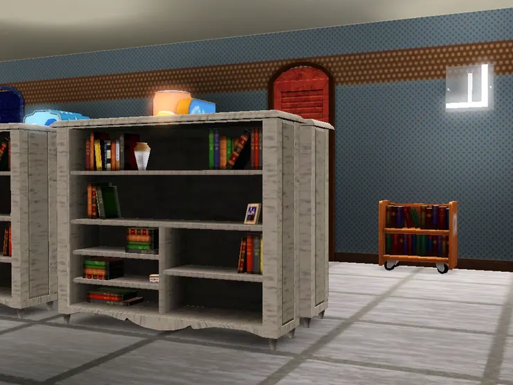 最接近女廁那排書架。