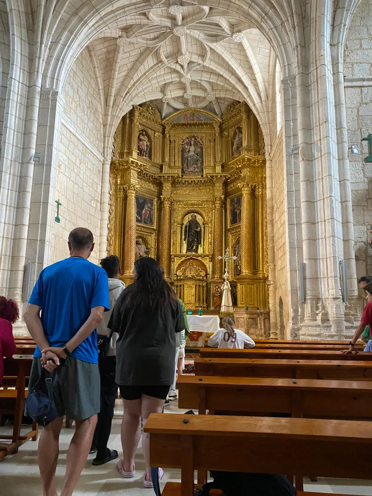在這裡還遇到多組來朝聖的小家庭，是很少見的組合。