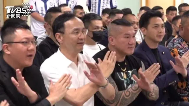 館長赴國民黨演講，說我們都是中國人