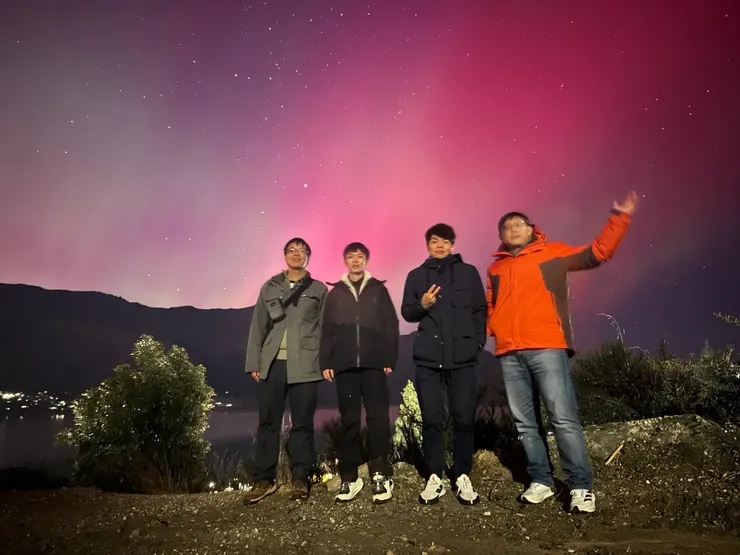極光與夥伴們