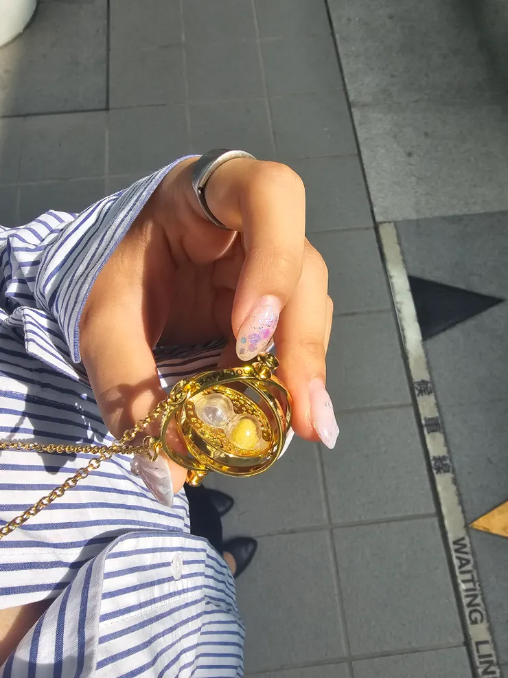 妙麗的時間項鍊