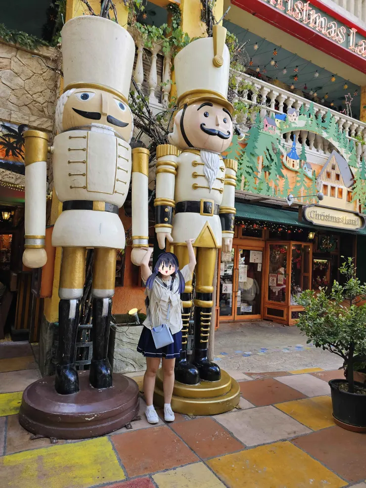 右方即是「聖誕城」商店的門口。當天沒開 QWQ