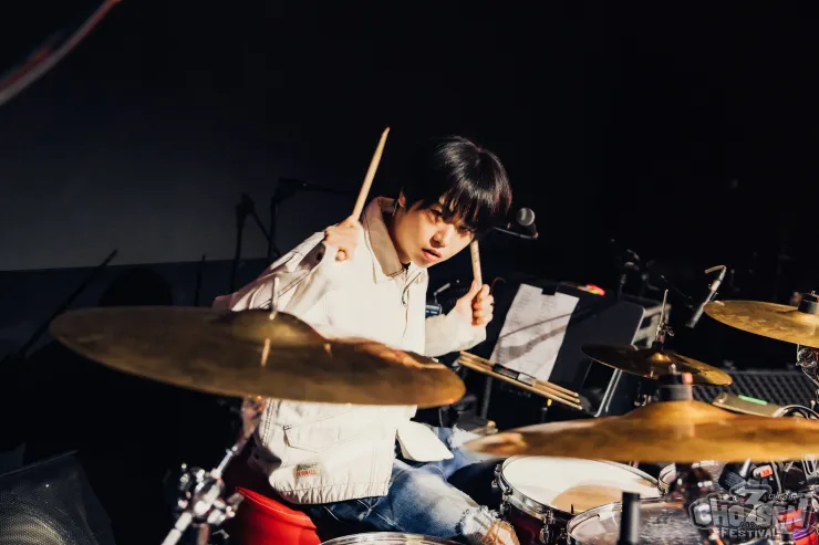 HWANG MINJAE  在 2026 CHOSEN FESTIVAL 演出側拍。