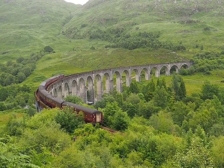 格蘭芬南高架橋Glenfinnan Viaduct哈利波特列車