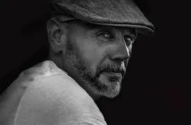 簽名鑑定專家格拉德（Steve Grad）Photo：Beckett