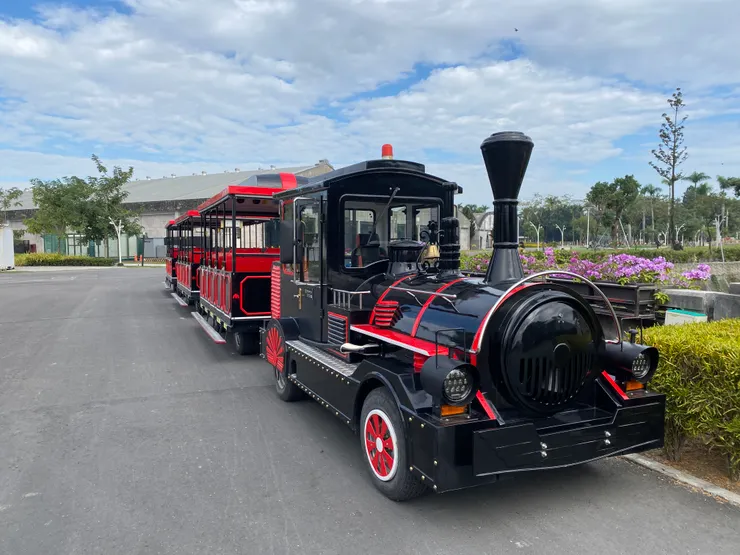 大到可以坐小火車