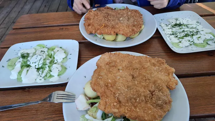 下山到札克帕內 Schronisko Krupówki BISTRO 餐廳吃波蘭炸豬排