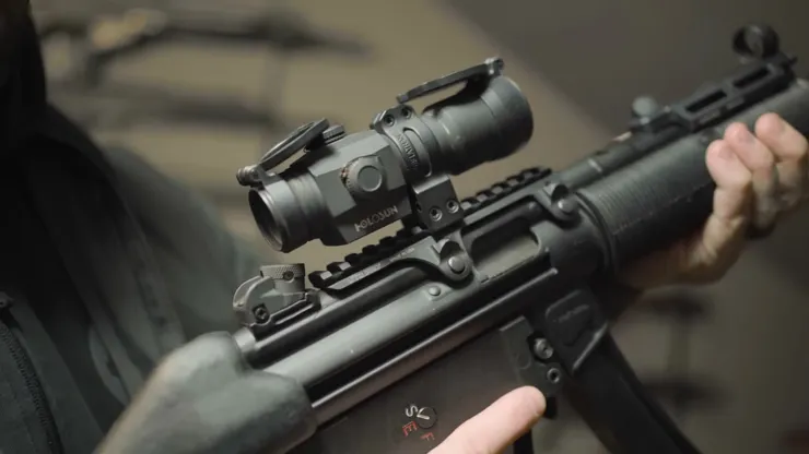 適用於MP5的爪式鏡座 (Claw mount) 和 M-LOK 轉接護木