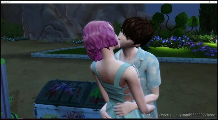 仔細一看，這兩人衣服配色很相近呢。