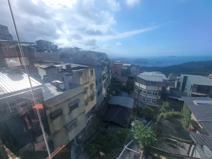 圖5：太陽出來囉！我很喜歡這張小清新的唯美~阿笑說，他反而不希望老街這時有太陽，認為這樣就不易拍出他覺得美麗的老街了，他覺得陽光只適合綠油油的大自然