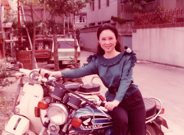 瓊瑤現實中爭議的感情史，同樣成了輿論的焦點。（照片取自瓊瑤臉書）