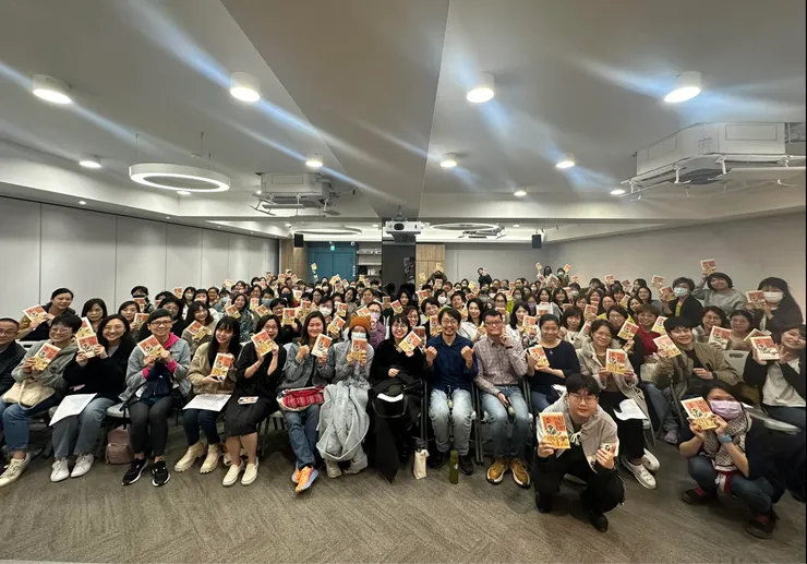 金童簽書會，圖片取自愛智者書窩