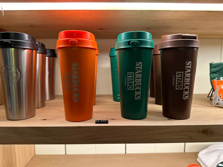 聽說很難買到的星巴克與Beams聯名杯子這邊也有