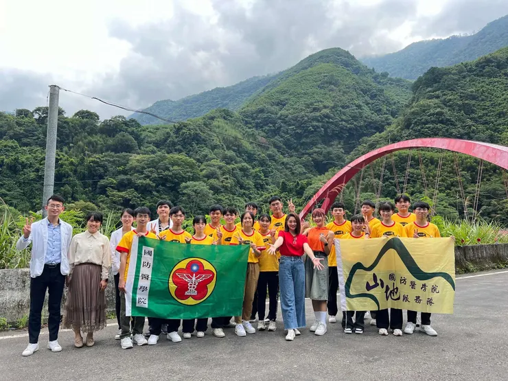 大山醫療服務隊合照