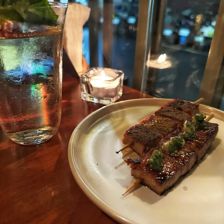 手打肉餅串 （蔥鹽／孜然／檸檬胡椒）