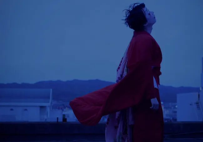 眼裡只有舞台,技藝,成了他唯一的生活方式。