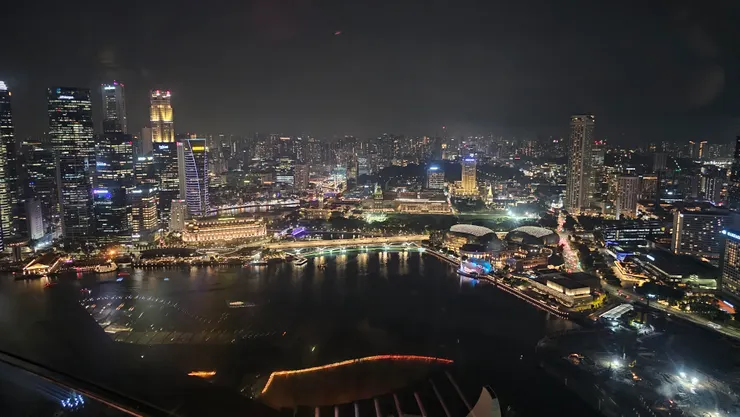 這一面是往新加坡市區看!