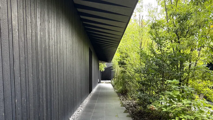 這個走廊,同時也通往新館。