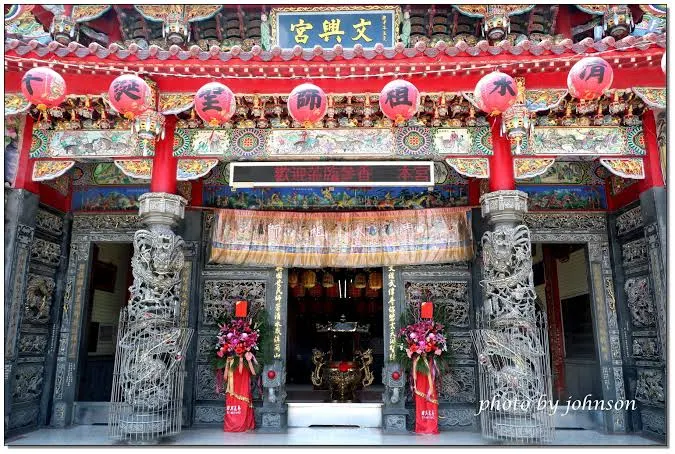 精華的龍柱藝術(圖片截圖於網路)
