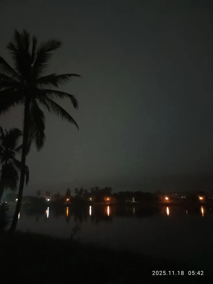 毛毛雨細覺輕寒