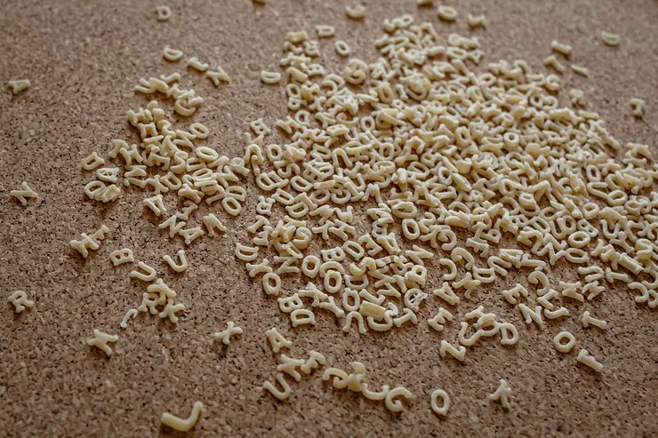 散落一地的想法與感受，那些曾經覺得很有意思的地方，模糊到有點難以辨認，更難和後面的新經驗迸出有趣的火花。 圖/PIXABAY