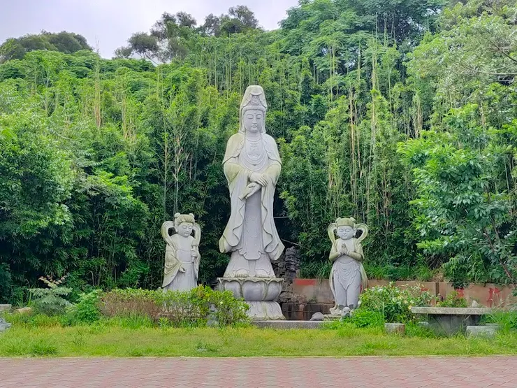 觀音菩薩雕像（圖片截圖於網路）